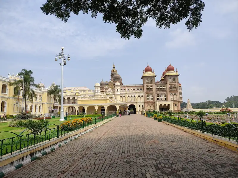 Bangalore Intl Airport to Mysore Cab